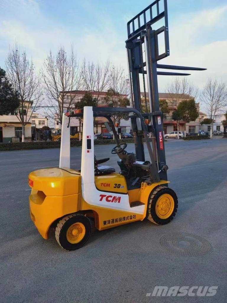 TCM FD30-1 شاحنات الديزل