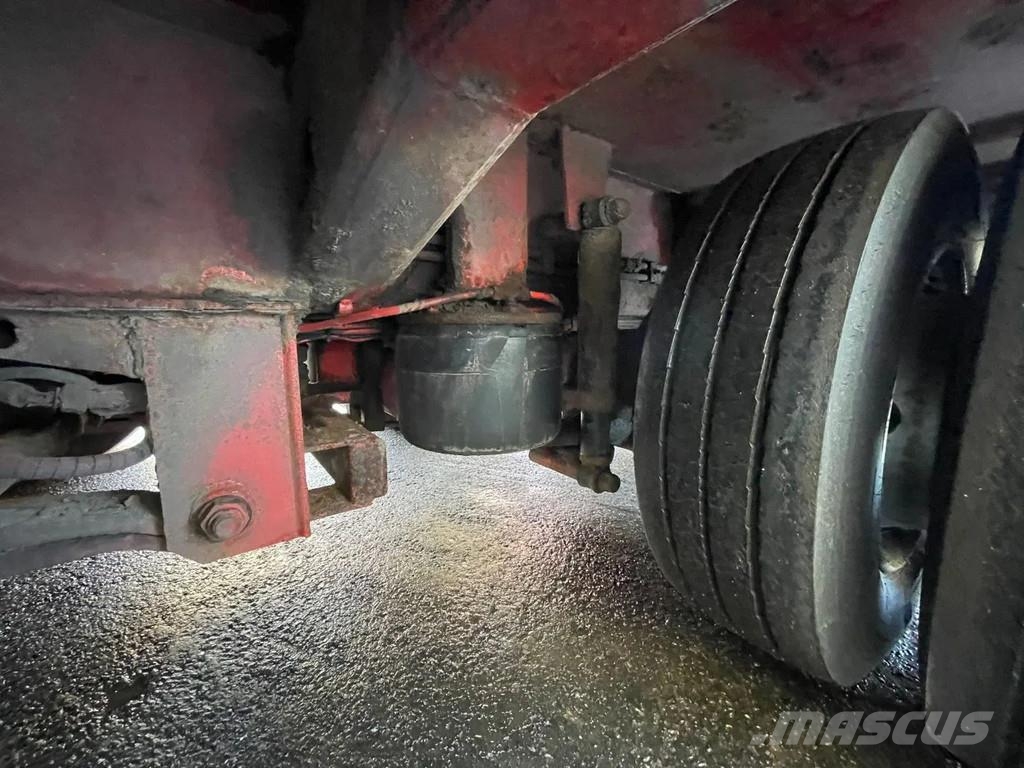 Goldhofer STZ-L5-54 Lowbed with Ramps 5 Axle 4 Steerin Axle Low loader-semi-trailers