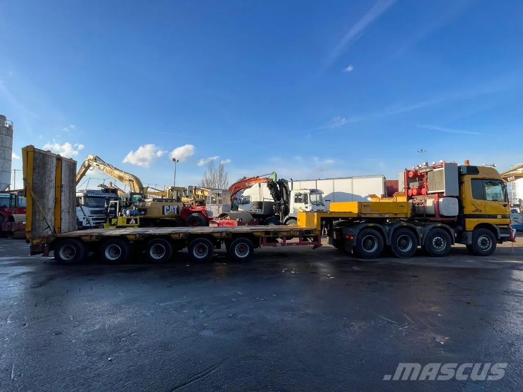 Goldhofer STZ-L5-54 Lowbed with Ramps 5 Axle 4 Steerin Axle Low loader-semi-trailers