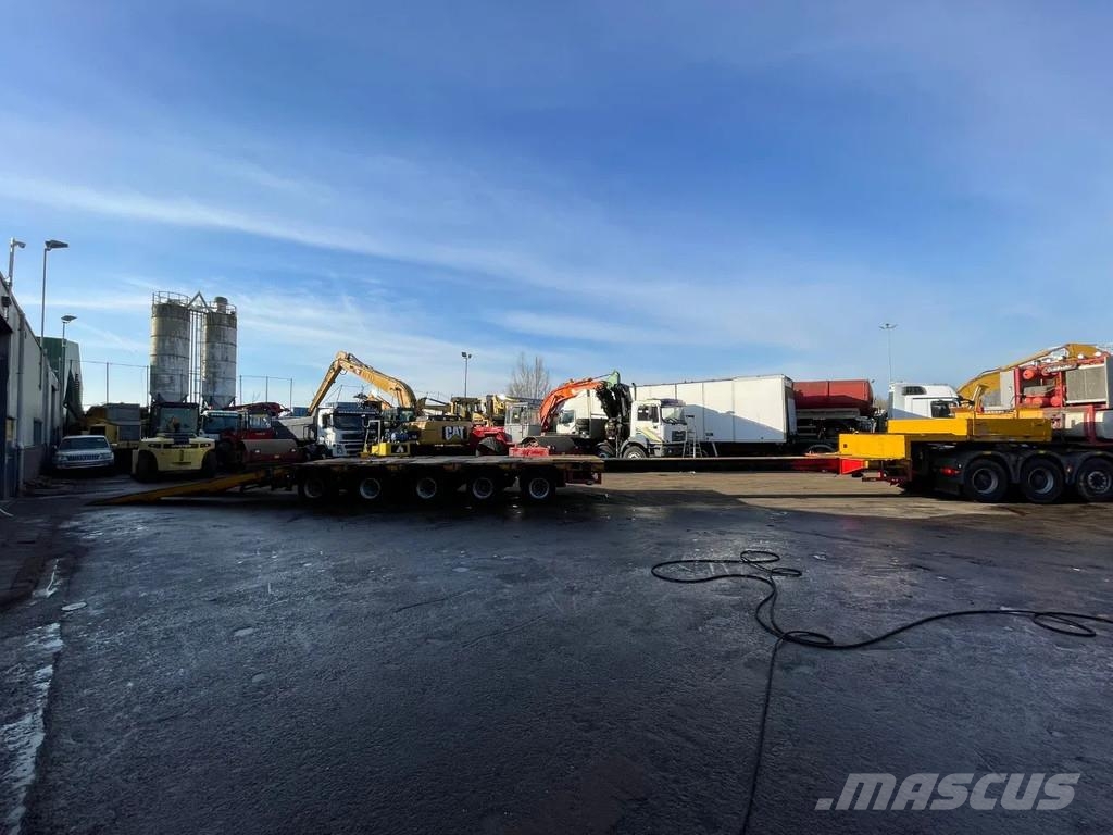Goldhofer STZ-L5-54 Lowbed with Ramps 5 Axle 4 Steerin Axle Low loader-semi-trailers