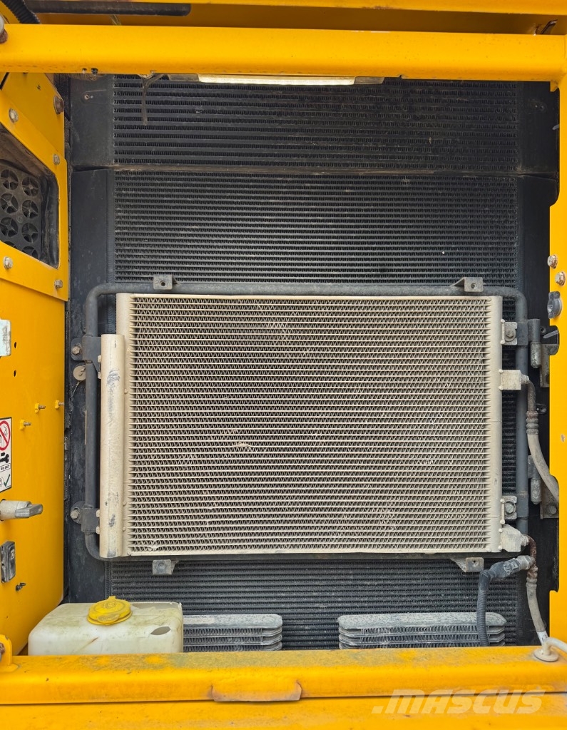 JCB 220 XL 4F 大型油圧ショベル12t以上（パワーショベル・ユンボ）