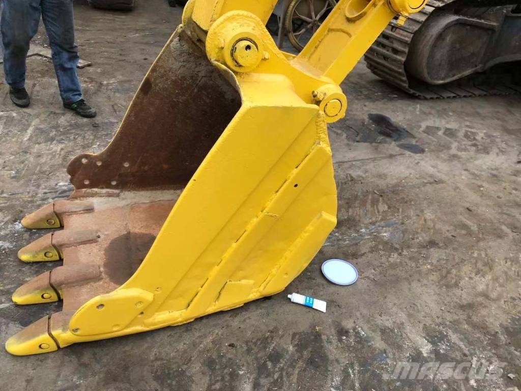 Komatsu PC 128 US 中型挖掘机