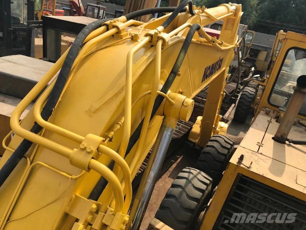 Komatsu PC 128 US 中型挖掘机