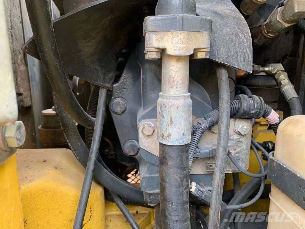 Komatsu PC 138 US 中型挖掘机