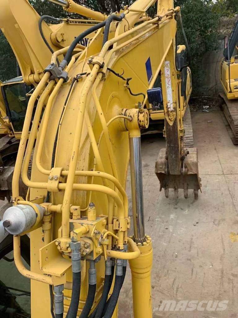 Komatsu PC 138 US 中型挖掘机