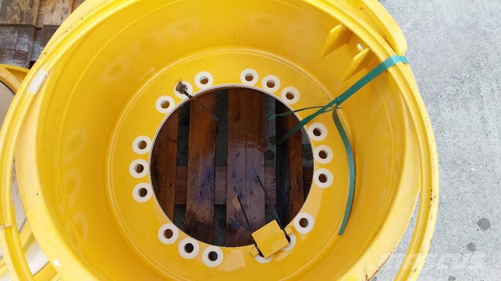 Volvo A40 A45 A50 rims / New / Bell B40 B45 B50 Pneumatiky, kolesá a ráfiky