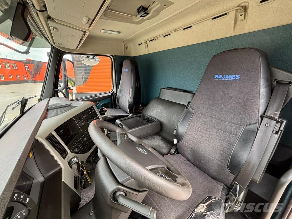 Volvo FM 370 6x2*4 MITSUBISHI TU100 / BOX L=9391 mm Temperature controlled trucks