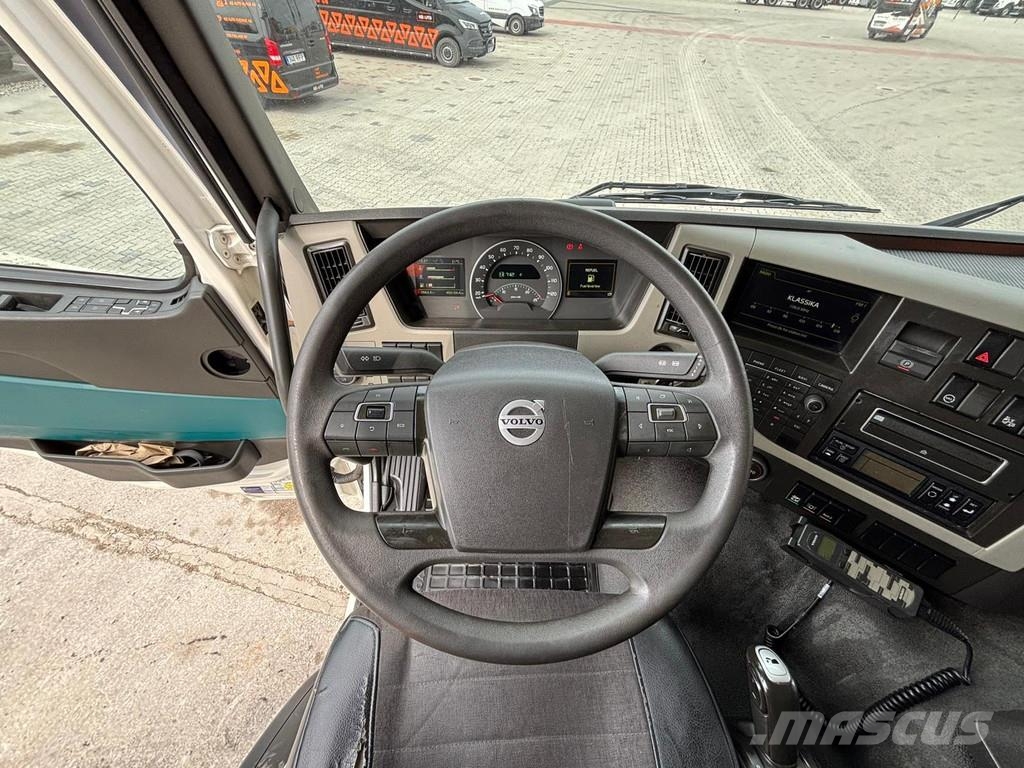 Volvo FM 370 6x2*4 MITSUBISHI TU100 / BOX L=9391 mm Temperature controlled trucks