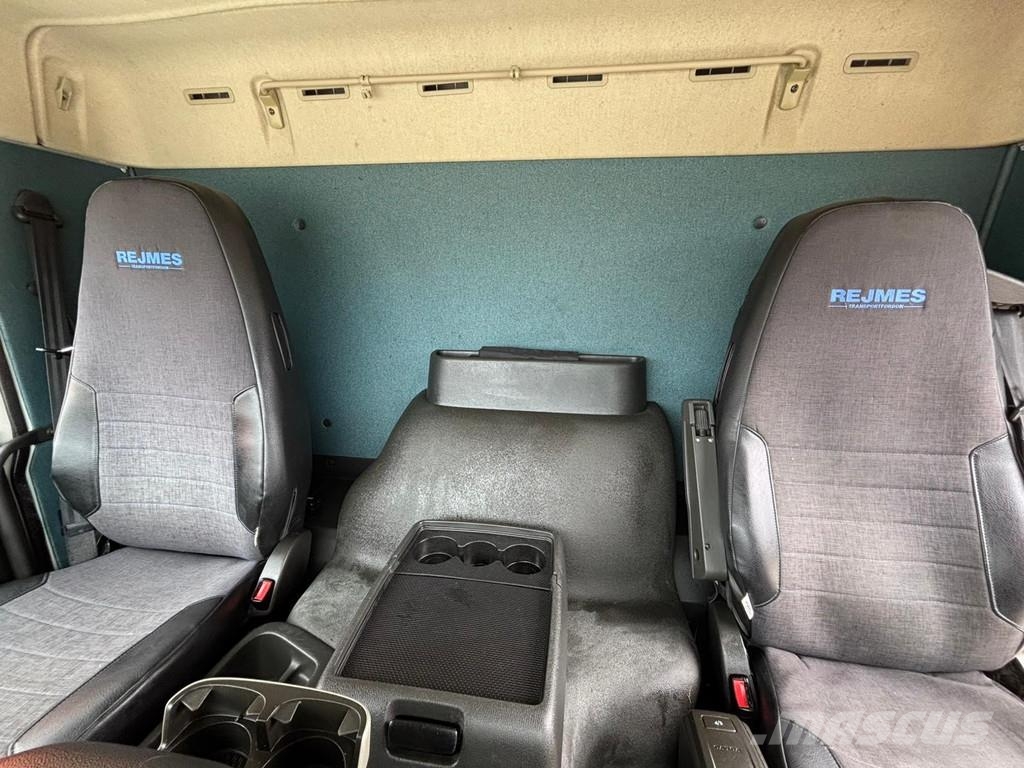 Volvo FM 370 6x2*4 MITSUBISHI TU100 / BOX L=9391 mm Temperature controlled trucks