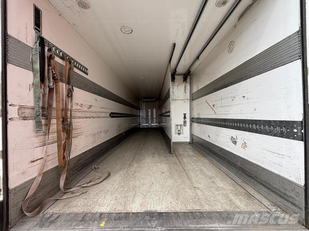 Volvo FM 370 6x2*4 MITSUBISHI TU100 / BOX L=9391 mm Temperature controlled trucks