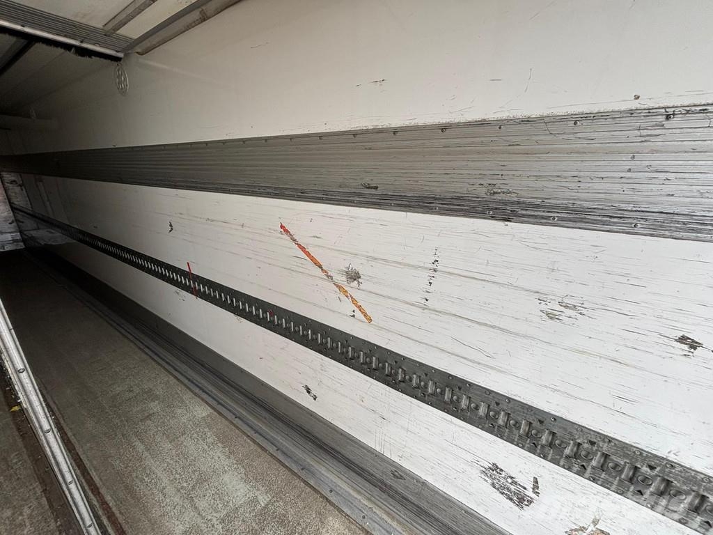 Volvo FM 370 6x2*4 MITSUBISHI TU100 / BOX L=9391 mm Temperature controlled trucks