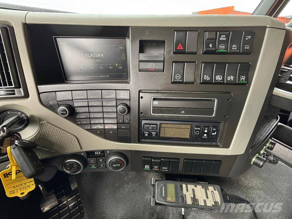 Volvo FM 370 6x2*4 MITSUBISHI TU100 / BOX L=9391 mm Temperature controlled trucks