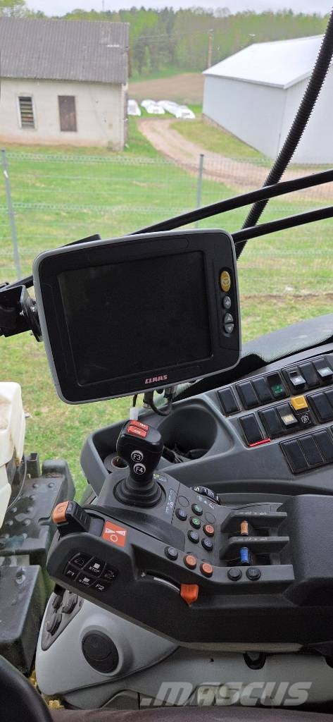 CLAAS Axion 920 Cmatic Трактори