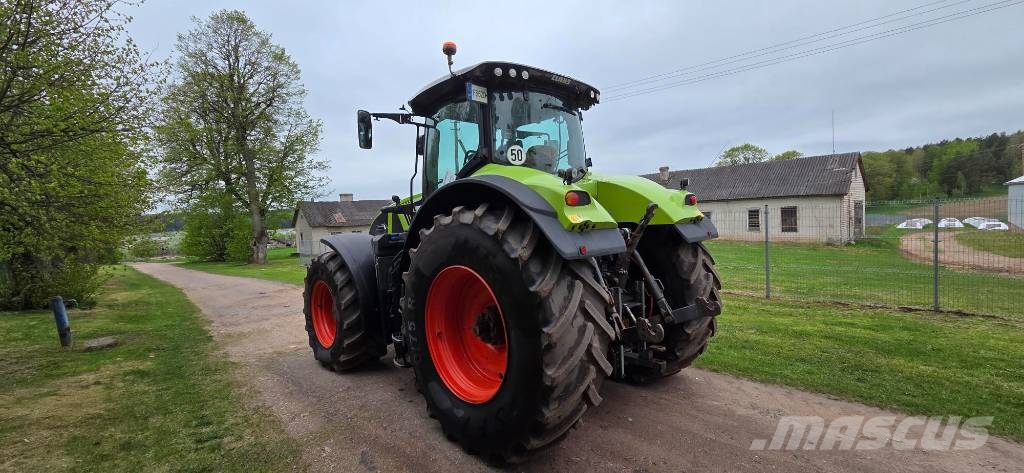 CLAAS Axion 920 Cmatic Трактори