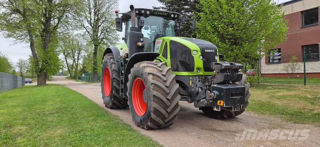 CLAAS Axion 920 Cmatic Трактори
