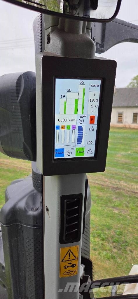 CLAAS Axion 920 Cmatic Трактори