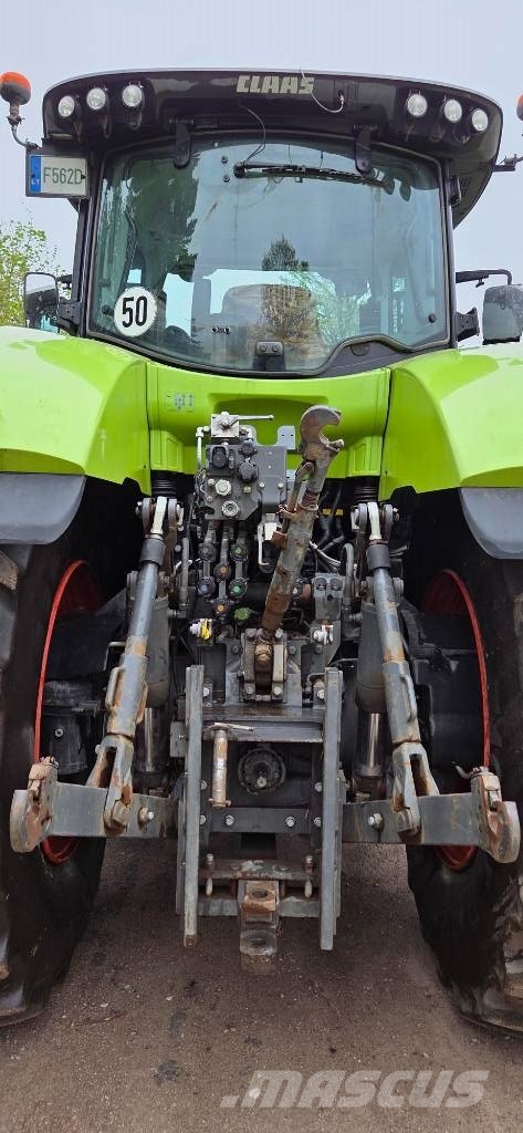 CLAAS Axion 920 Cmatic Трактори