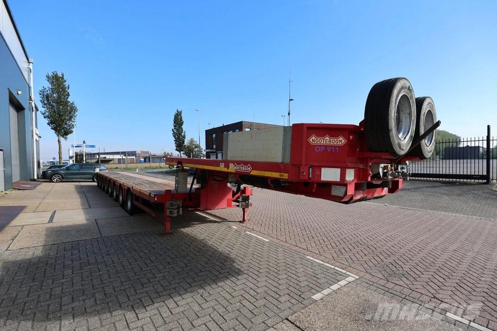 Nooteboom MCO-121-08V, double extendable 8-Axle Semi-Trailer Diepladers