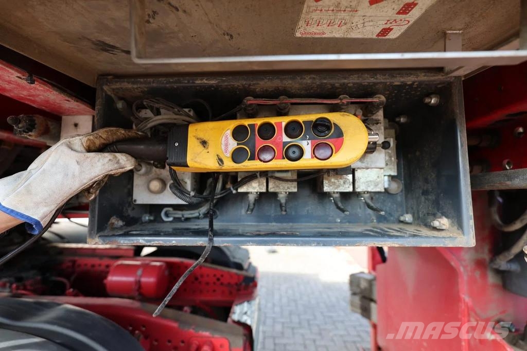 Nooteboom MCO-121-08V, double extendable 8-Axle Semi-Trailer Diepladers