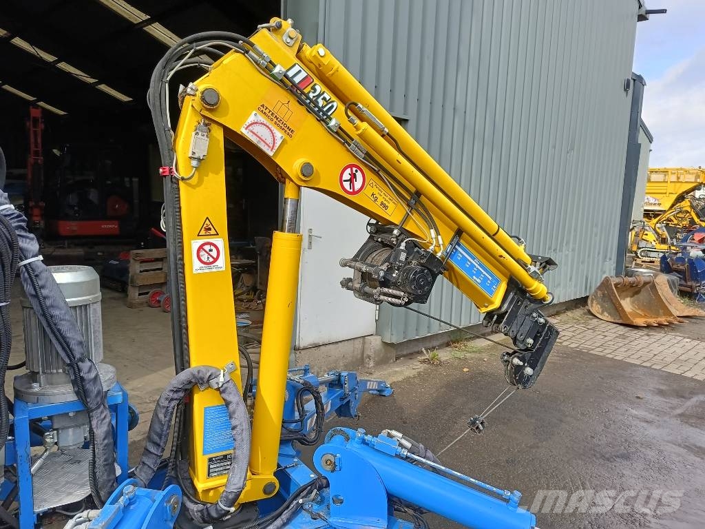 kegiom 350 4E hybride minicrane maeda jekko 2,400 kg Mini cranes