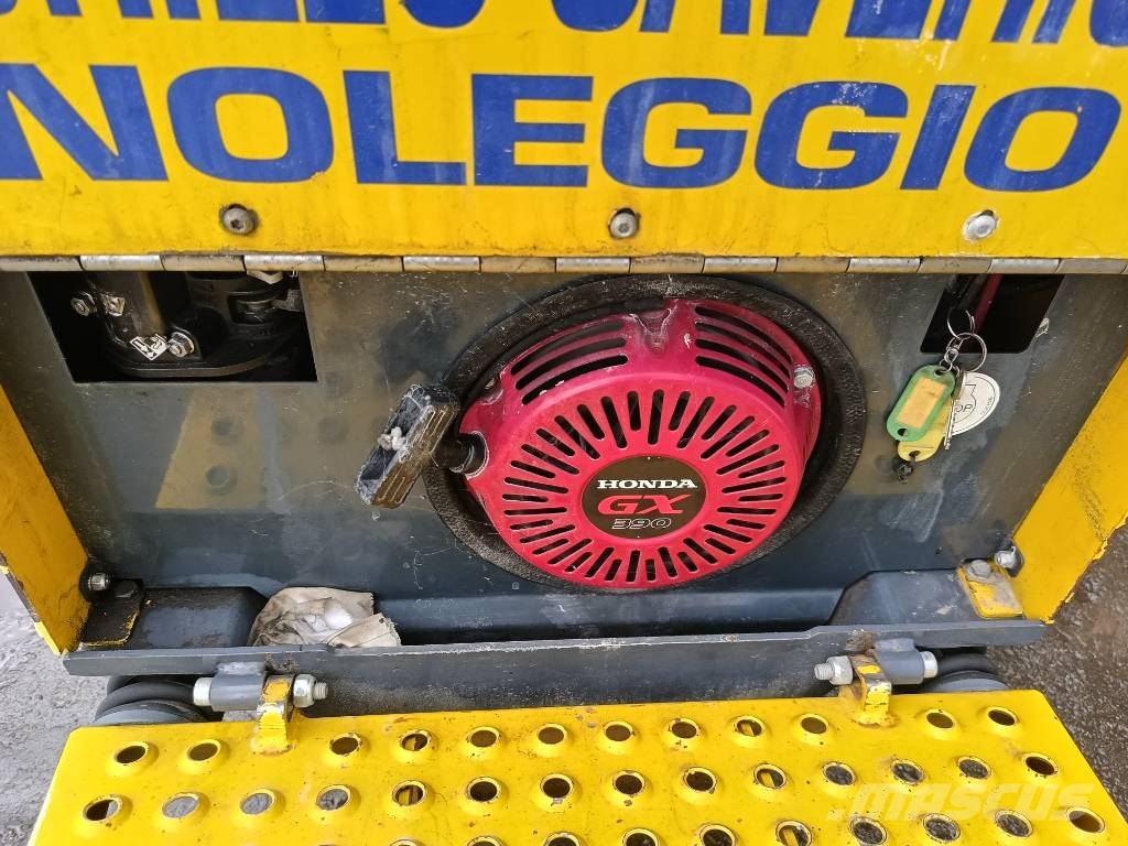 kegiom 350 4E hybride minicrane maeda jekko 2,400 kg Mini cranes