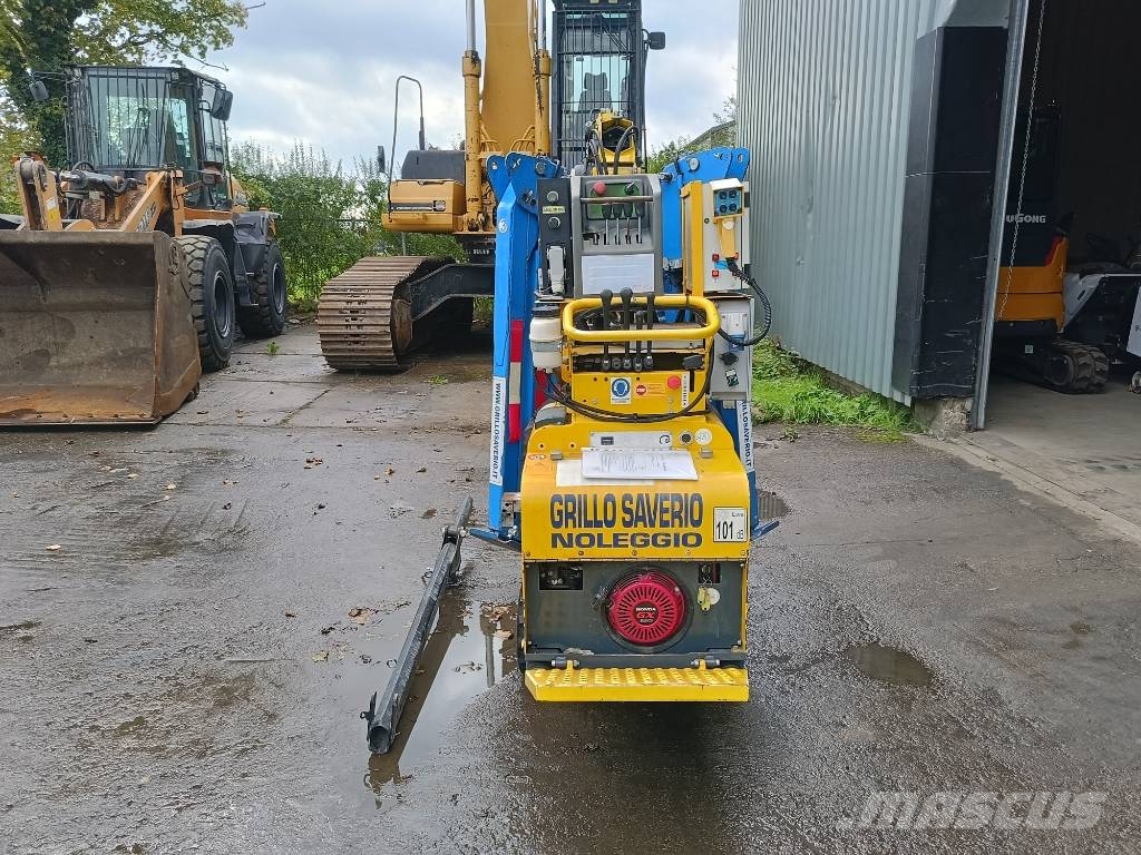 kegiom 350 4E hybride minicrane maeda jekko 2,400 kg Mini cranes