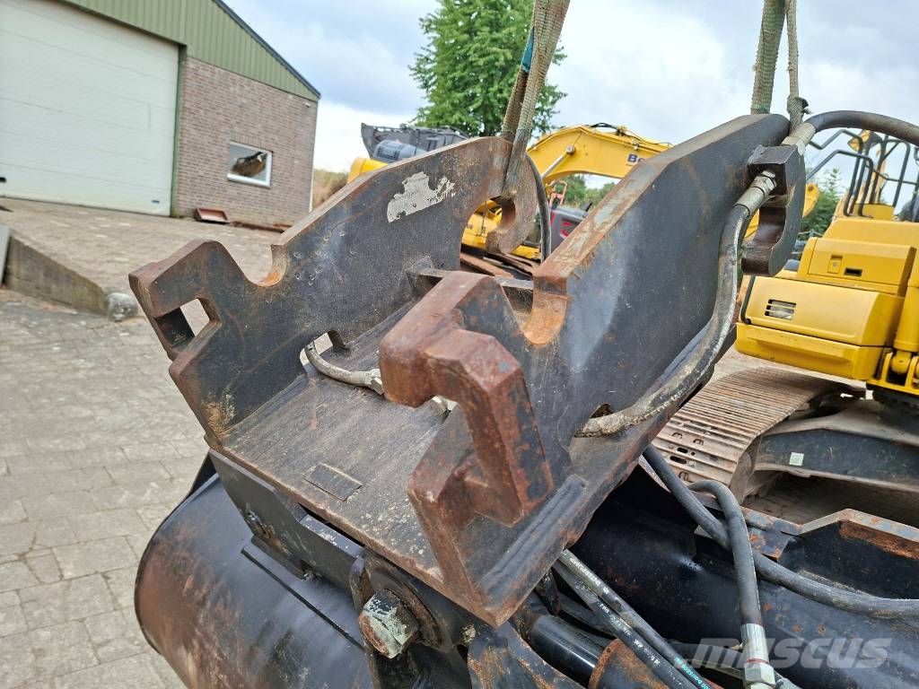 Trevibenne tiltingbucket / kantelbak CW 40 / 20-30 tonne exca Kanalak