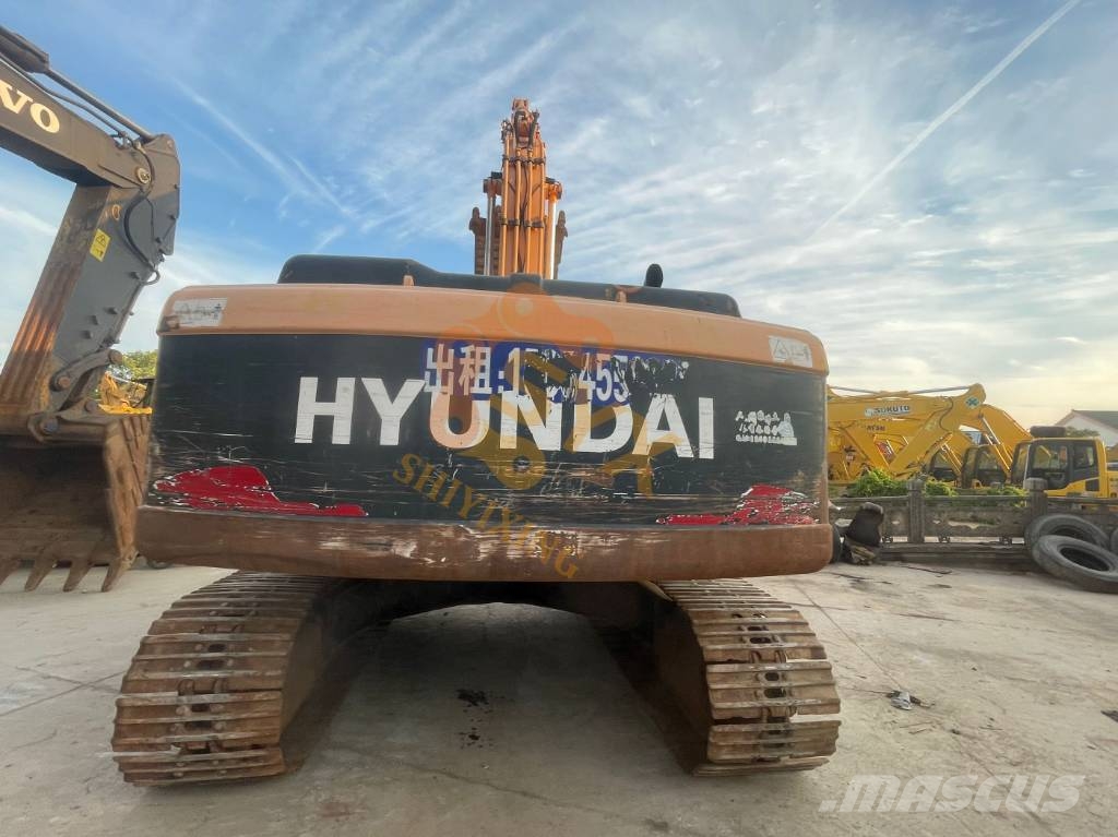 Hyundai 220LC Гусеничні екскаватори