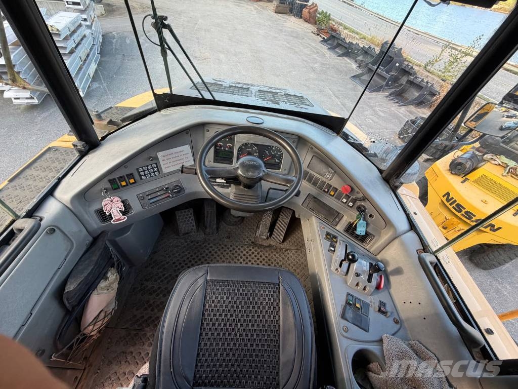Volvo A 25 D Zglobni damperi