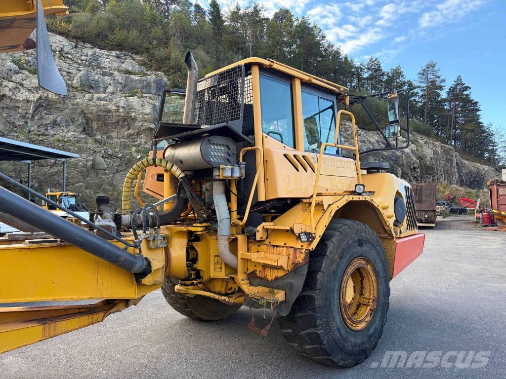 Volvo A 25 D Zglobni damperi