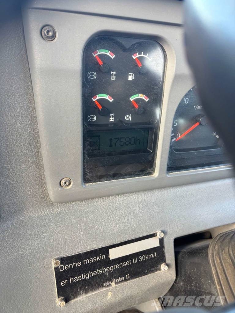 Volvo A 25 D Zglobni damperi