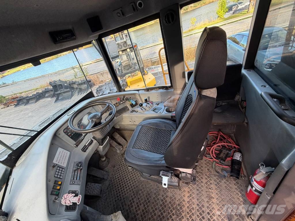 Volvo A 25 D Zglobni damperi