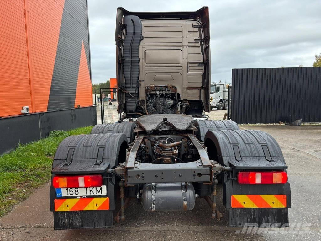 Volvo FH 500 6x2 GLOBE XL / HYDRAULICS Vlačilci