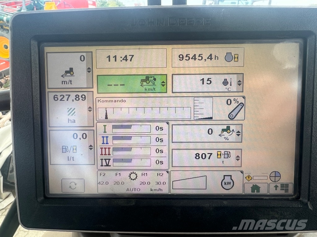 John Deere 6215 R الجرارات