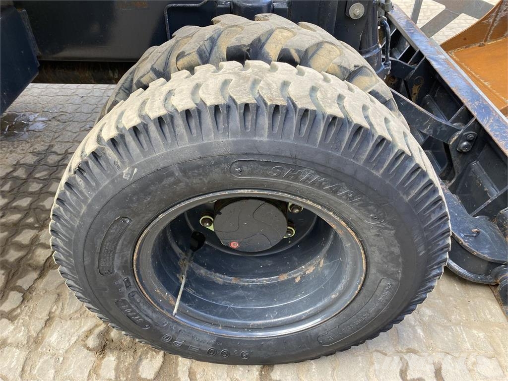 Komatsu PW118MR-11 Ekskavatori uz riteņiem