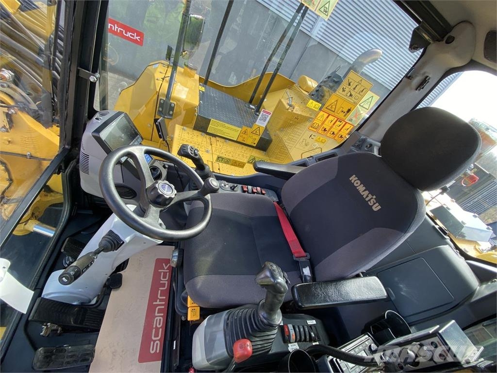 Komatsu PW118MR-11 Ekskavatori uz riteņiem