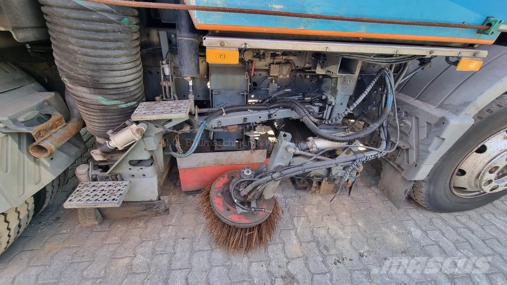 Mercedes-Benz Atego 1523 كناسات