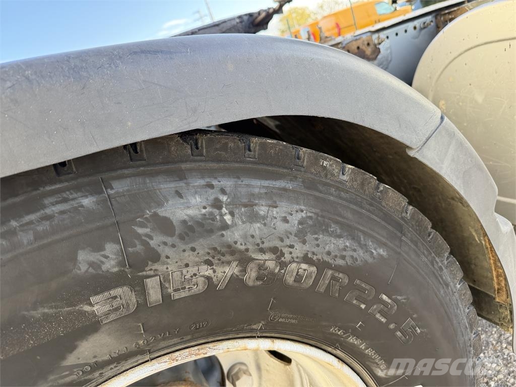 Volvo FH VIN 194 وحدات الجر