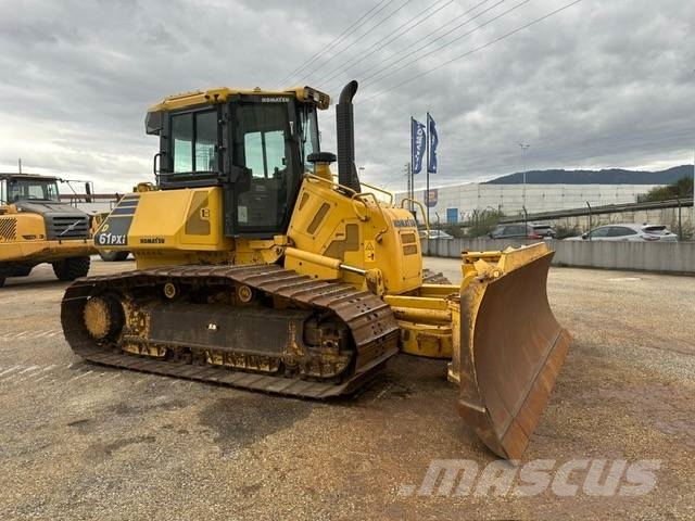 Komatsu D 61 PXI-23 Buldozer sobre oruga
