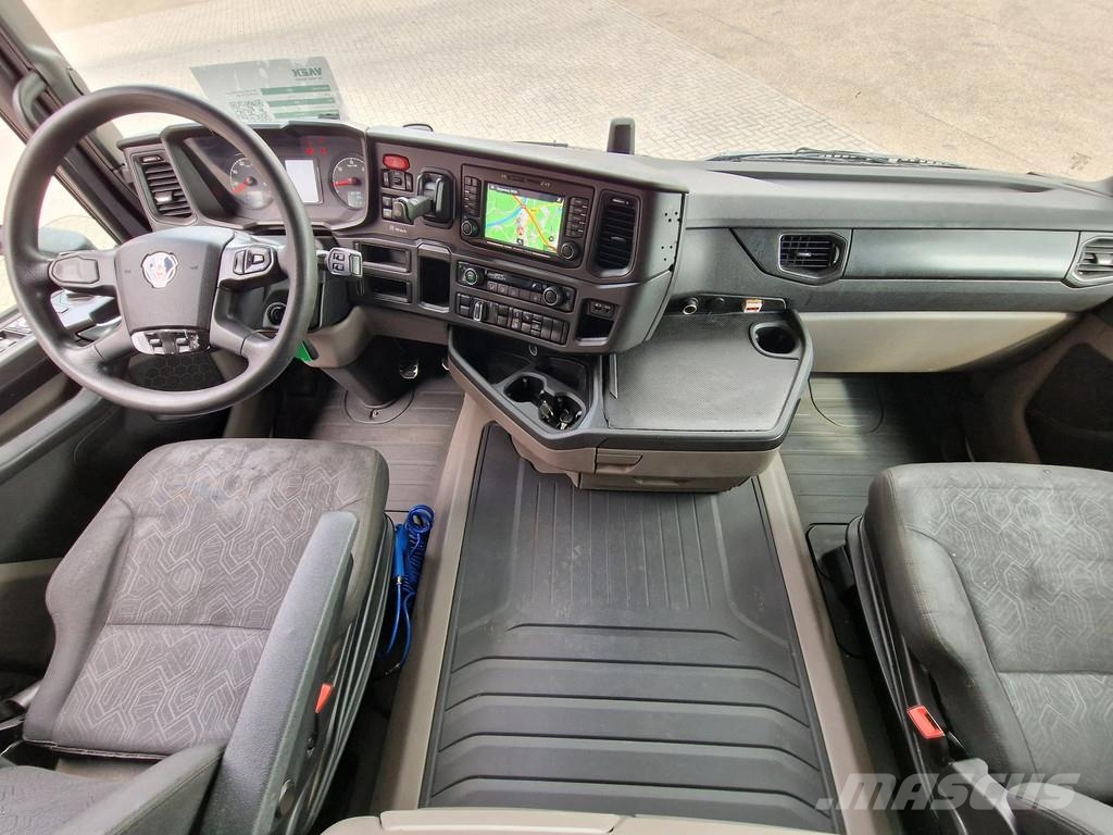 Scania R520 V8 NGS retarder - steel / air - navi - fridge Sattelzugmaschinen
