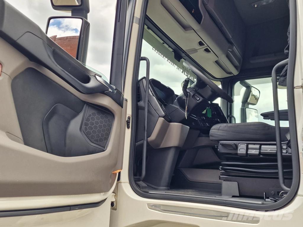 Scania R520 V8 NGS retarder - steel / air - navi - fridge Sattelzugmaschinen