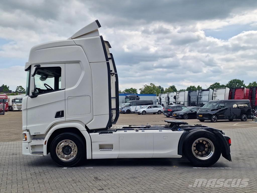 Scania R520 V8 NGS retarder - steel / air - navi - fridge Sattelzugmaschinen