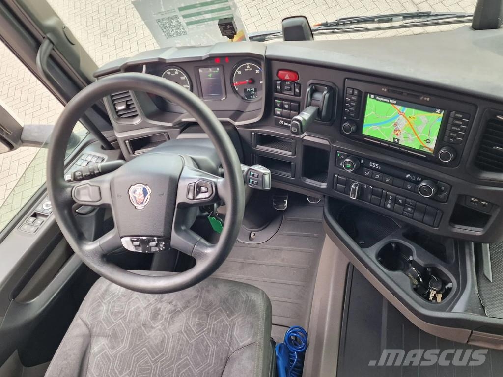 Scania R520 V8 NGS retarder - steel / air - navi - fridge Sattelzugmaschinen