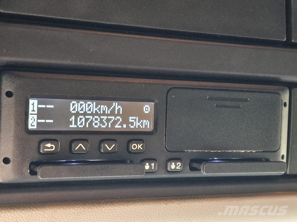 Scania R520 V8 NGS retarder - steel / air - navi - fridge Sattelzugmaschinen