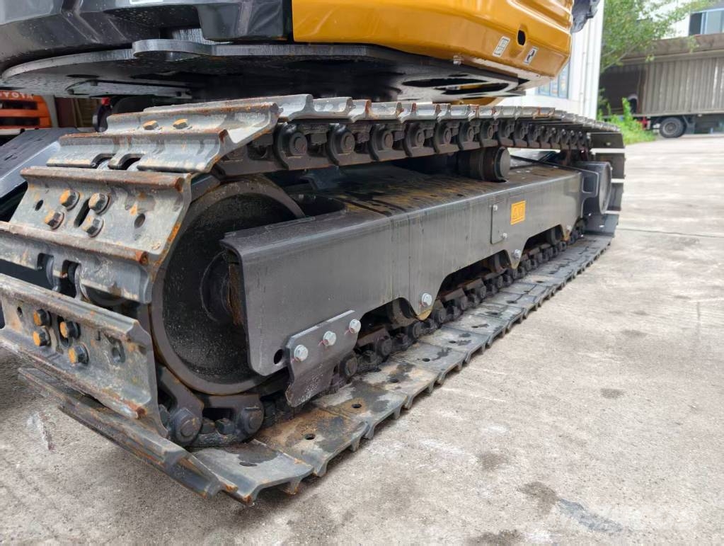 XCMG XE 27 U Mini kotrók < 7t
