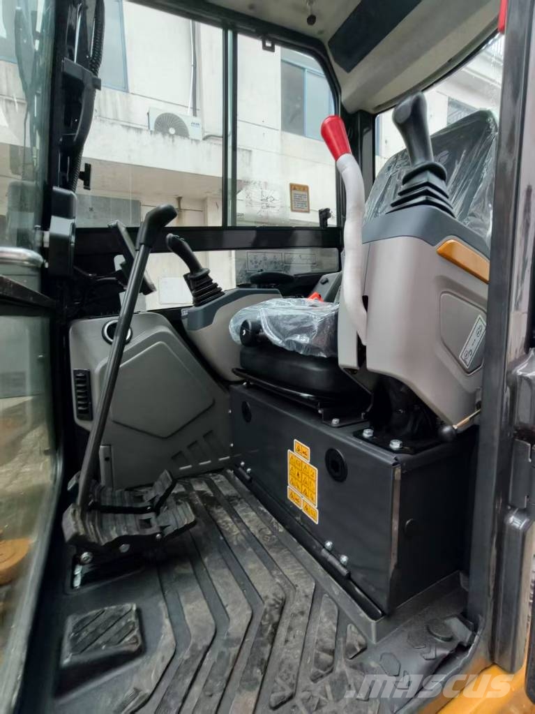 XCMG XE 27 U Mini kotrók < 7t