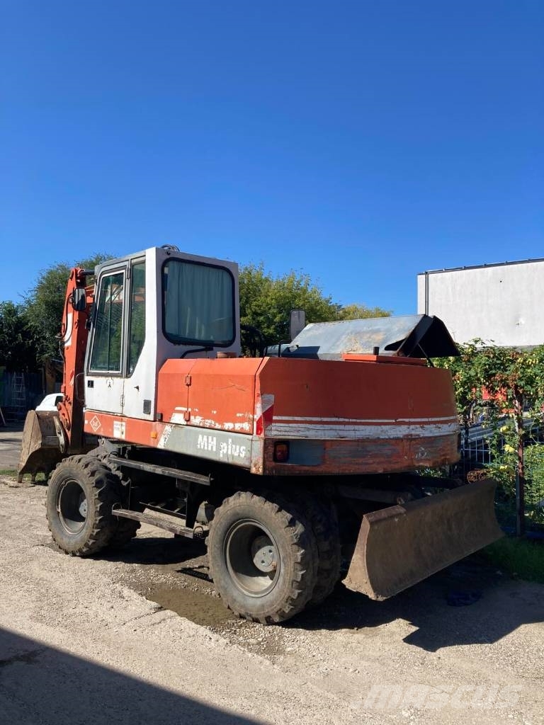 O&K MH Plus Wheeled excavators