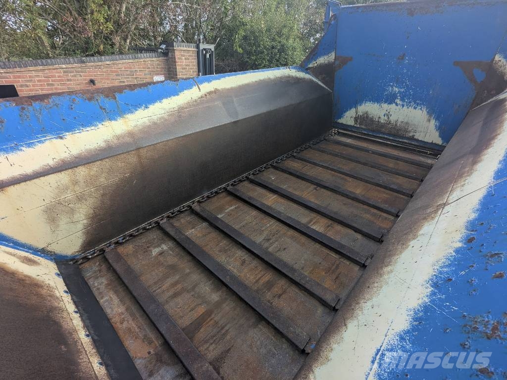 Bunning LOWLANDER MK4 75 معدات توزيع السماد العضوي