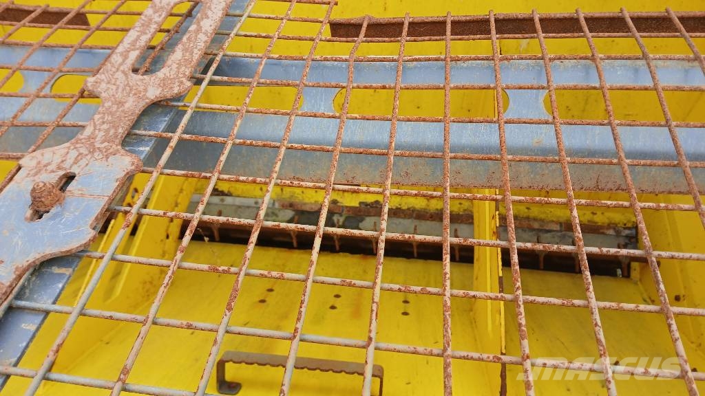 Vama 5500L Hiekotinvaunu Esparcidoras de arena y sal