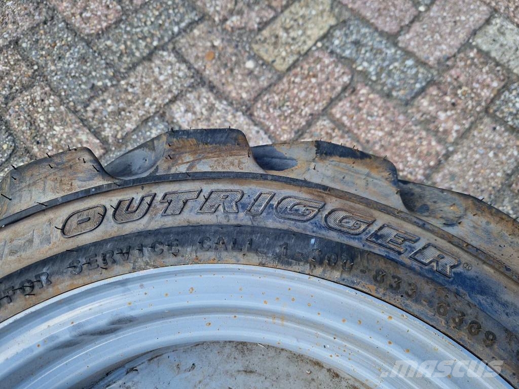 Onbekend nieuwe OUTRIGGER volgeschuimde hoogwerker Gume, točkovi i felne